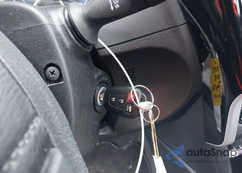 2018 Toyota Corolla Le z USA, uszkodzony, nr VIN 2T1BURHE8JC117463